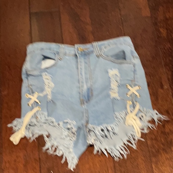 Denim shorts - Picture 1 of 3